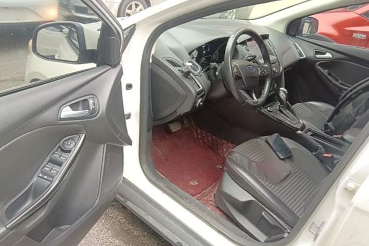 Used Ford Focus 2017 Hatchback EcoBoost 180 Automatic Elite Model Driver Seat