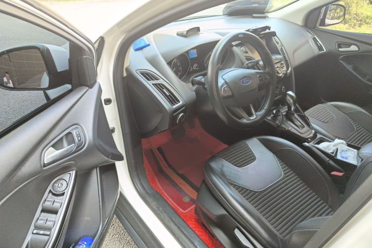 Used Ford Focus 2017 Sedan 1.6L Automatic Fashion Edition Smart Drive Version Driver Seat