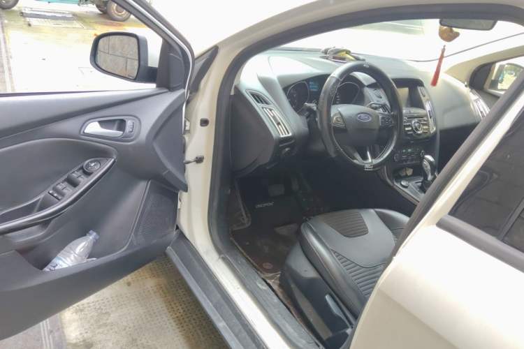 Used Ford Focus 2017 Sedan 1.6L Automatic Fashion Edition Smart Drive Version Driver Seat