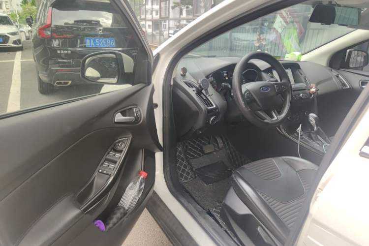 Used Ford Focus 2017 Sedan EcoBoost 180 Automatic Elite Model Driver Seat