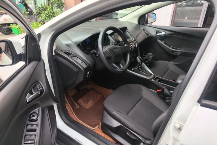 Used Ford Focus 2017 Hatchback 1.6L Automatic Comfort Plus SmartDrive Edition Driver Seat