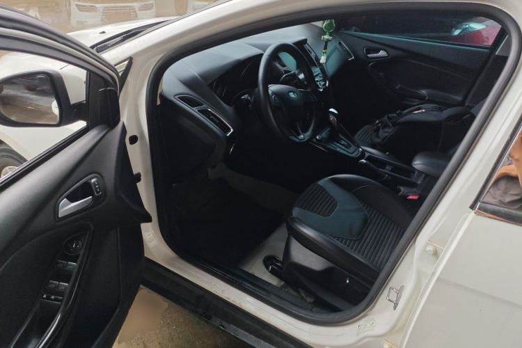 Used Ford Focus 2017 Hatchback 1.6L Automatic Fashion Edition Smart Drive Version Driver Seat