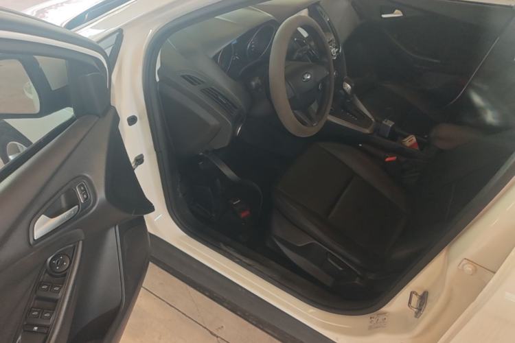 Used Ford Focus 2017 Hatchback 1.6L Automatic Comfort Plus SmartDrive Edition Driver Seat