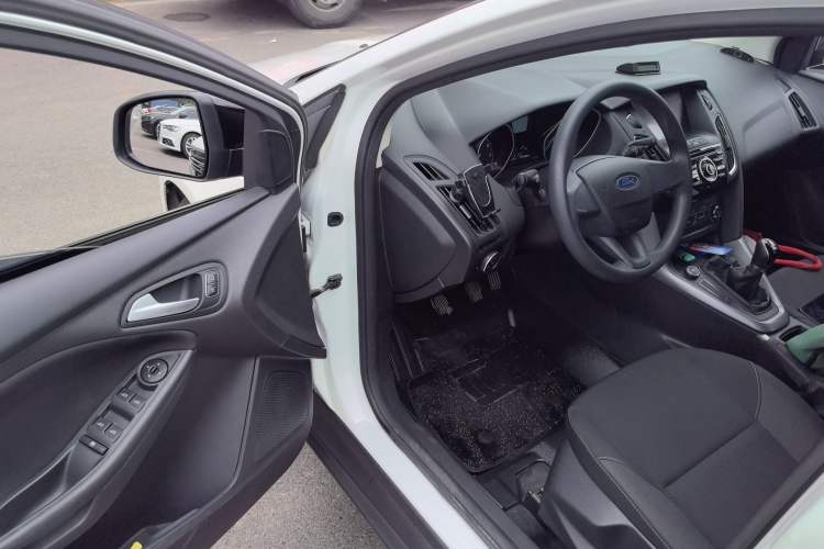 Used Ford Focus 2017 Hatchback 1.6L Manual Comfort Plus SmartDrive Edition Driver Seat