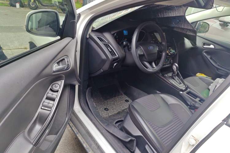 Used Ford Focus 2017 Hatchback 1.6L Automatic Fashion Edition Smart Drive Version Driver Seat