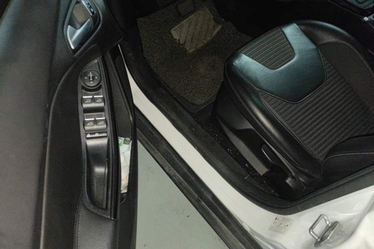Used Ford Focus 2017 Hatchback 1.6L Automatic Fashion Edition Smart Drive Version Driver Seat