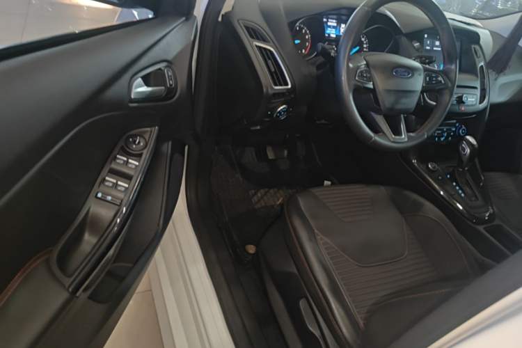Used Ford Focus 2017 1.5T CTCC White and Black Limited Edition Driver Seat