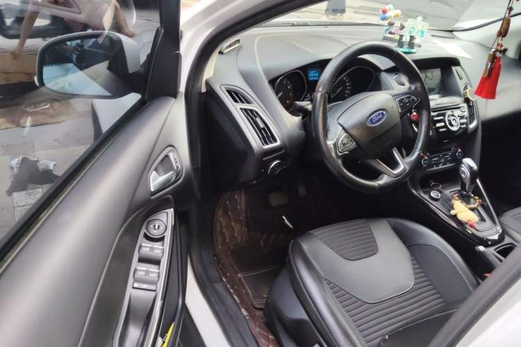 Used Ford Focus 2017 Hatchback 1.6L Automatic Fashion Edition Smart Drive Version Driver Seat