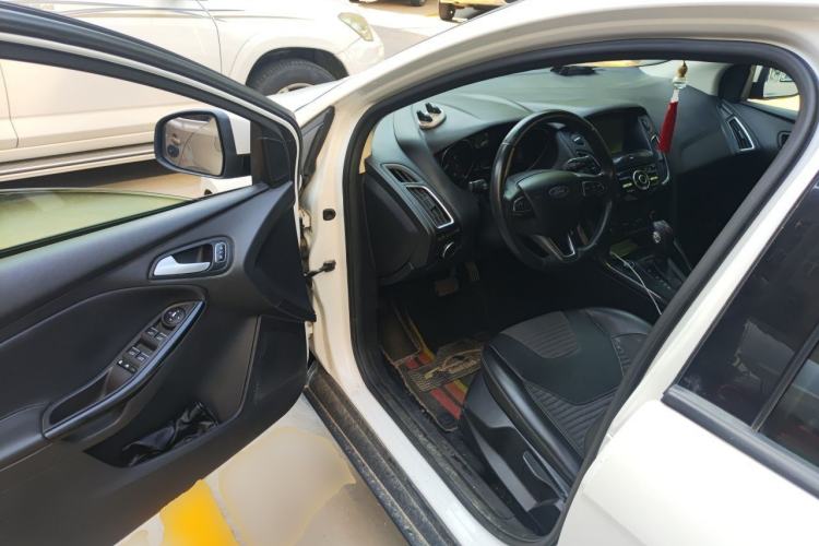 Used Ford Focus 2017 Hatchback 1.6L Automatic Fashion Edition Smart Drive Version Driver Seat