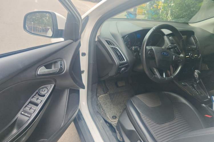 Used Ford Focus 2017 Hatchback 1.6L Automatic Fashion Edition Smart Drive Version Driver Seat