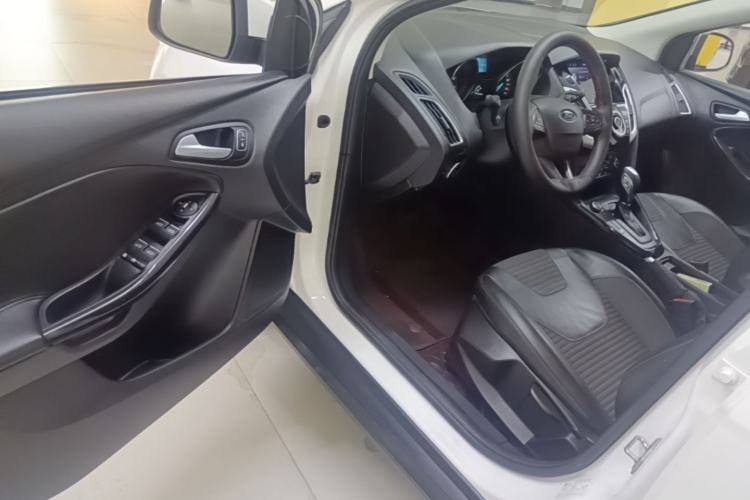 Used Ford Focus 2017 Hatchback 1.6L Automatic Fashion Edition Smart Drive Version Driver Seat