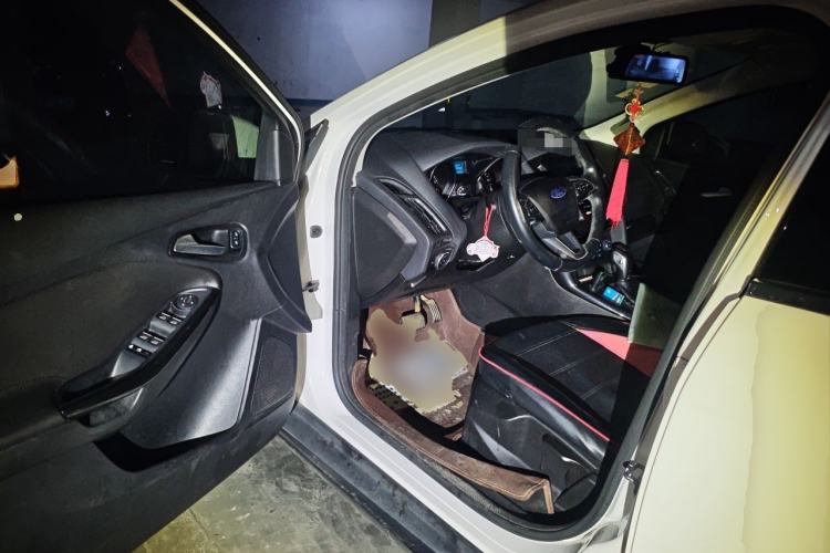 Used Ford Focus 2017 Sedan 1.6L Automatic Fashion Edition Smart Drive Version Driver Seat