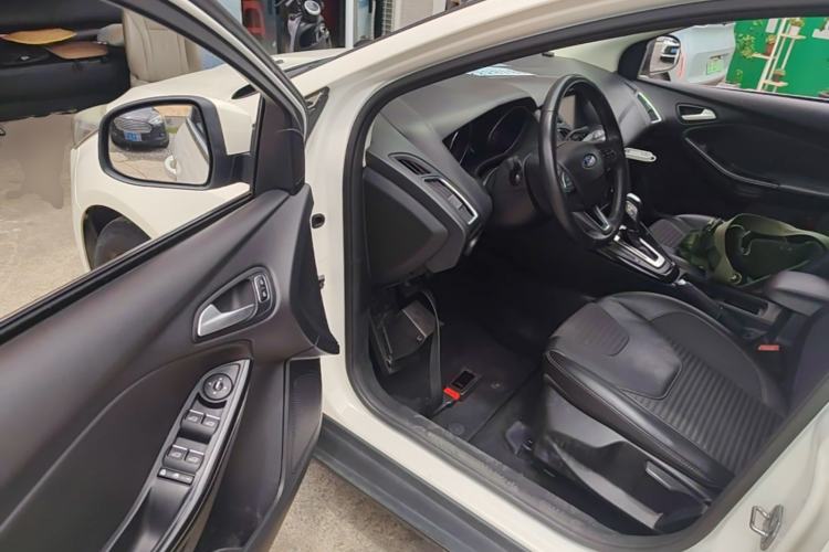 Used Ford Focus 2017 Sedan 1.6L Automatic Fashion Edition Smart Drive Version Driver Seat