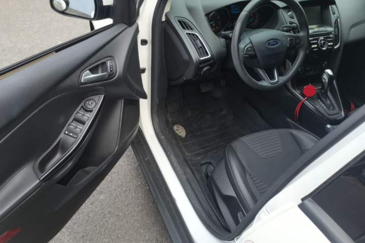 Used Ford Focus 2017 Hatchback 1.6L Automatic Fashion Edition Smart Drive Version Driver Seat