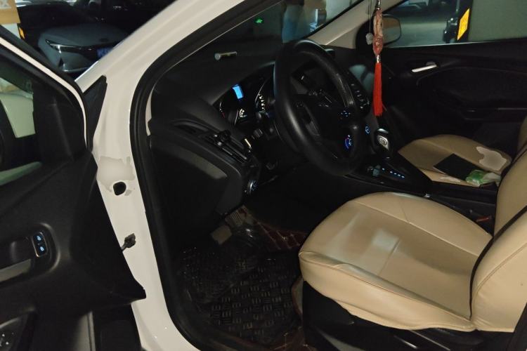 Used Ford Focus 2017 Sedan 1.6L Automatic Fashion Edition Smart Drive Version Driver Seat