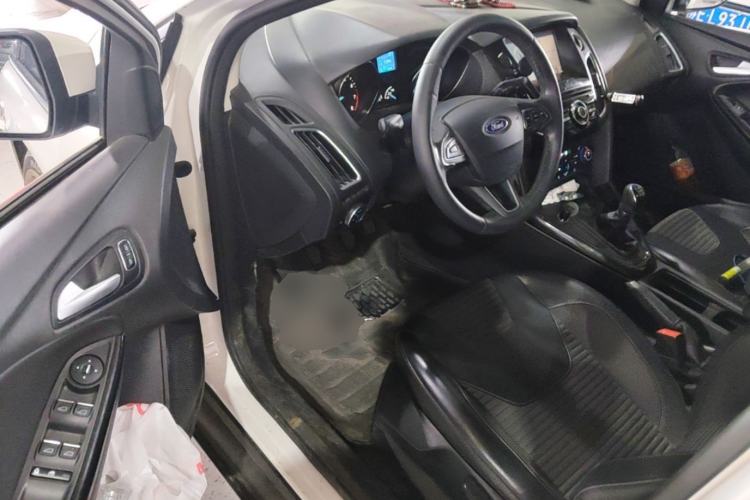 Used Ford Focus 2017 Hatchback 1.6L Manual Fashion Edition SmartDrive Version Driver Seat