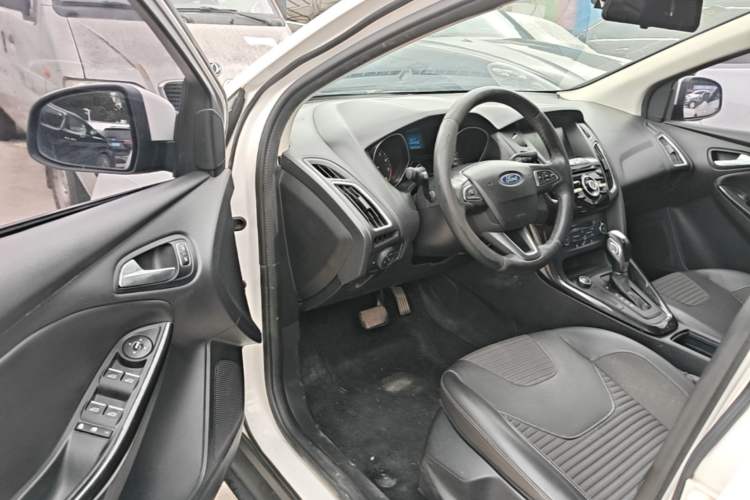 Used Ford Focus 2017 Sedan 1.6L Automatic Fashion Edition Smart Drive Version Driver Seat