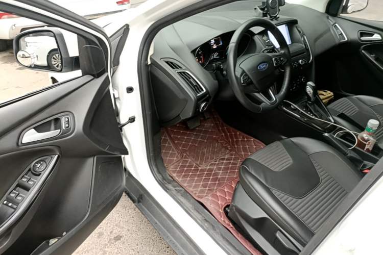 Used Ford Focus 2017 Sedan EcoBoost 180 Automatic Elite Model Driver Seat