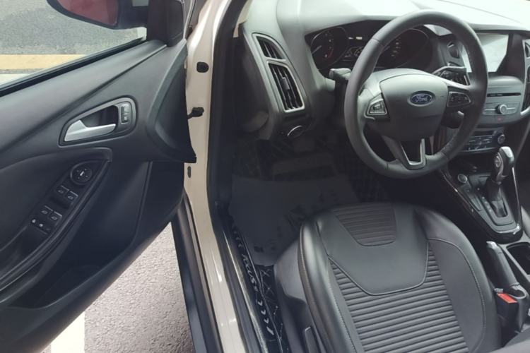 Used Ford Focus 2017 Sedan EcoBoost 180 Automatic Elite Model Driver Seat
