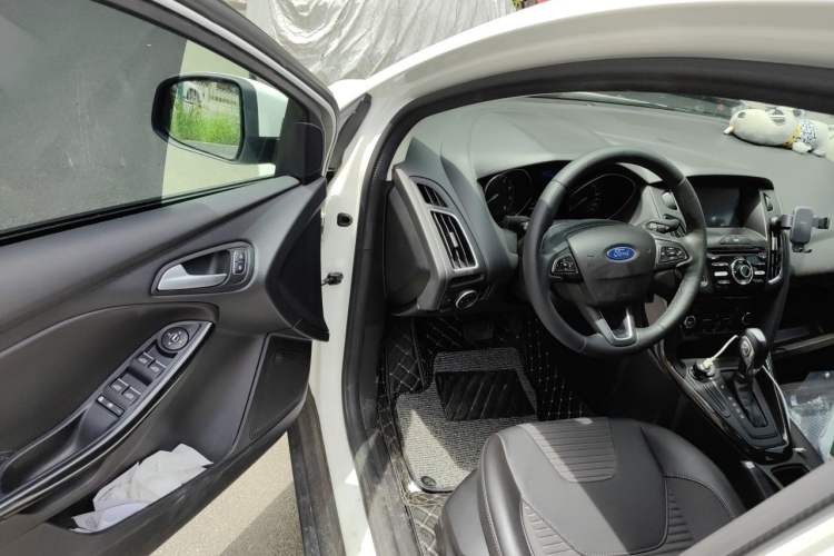 Used Ford Focus 2017 Sedan 1.6L Automatic Fashion Edition Smart Drive Version Driver Seat