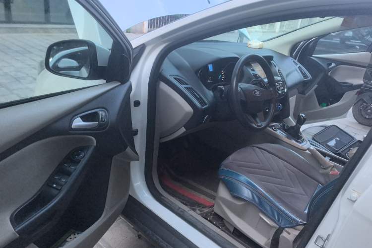 Used Ford Focus 2017 Sedan 1.6L Manual Comfort Plus SmartDrive Edition Driver Seat
