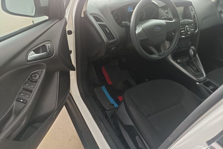 Used Ford Focus 2017 Hatchback 1.6L Automatic Comfort Plus SmartDrive Edition Driver Seat
