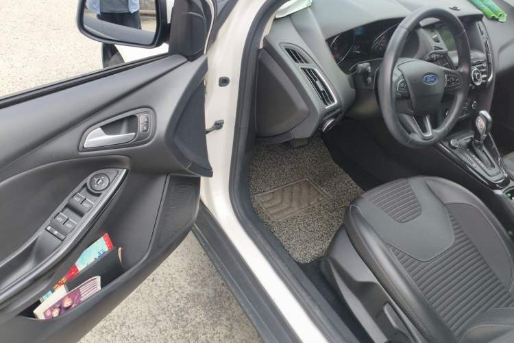 Used Ford Focus 2017 Sedan 1.6L Automatic Fashion Edition Smart Drive Version Driver Seat
