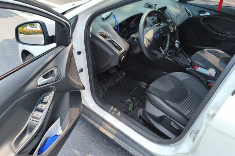 Used Ford Focus 2017 Sedan 1.6L Automatic Fashion Edition Smart Drive Version Driver Seat