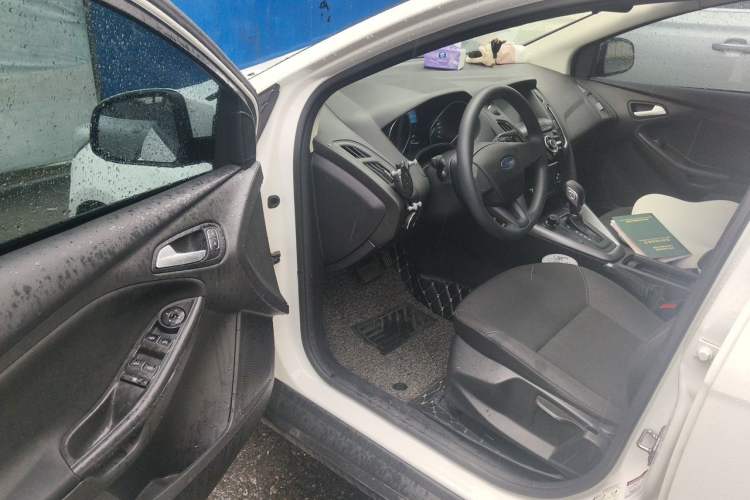 Used Ford Focus 2017 Hatchback 1.6L Automatic Comfort Plus SmartDrive Edition Driver Seat