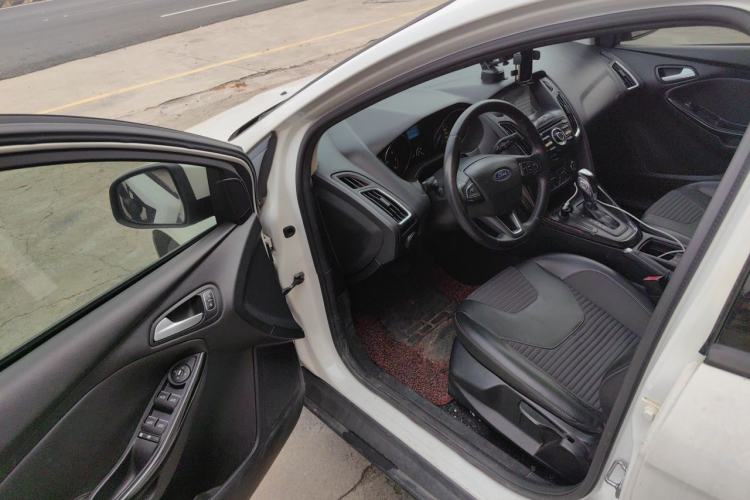 Used Ford Focus 2017 Sedan 1.6L Automatic Fashion Edition Smart Drive Version Driver Seat