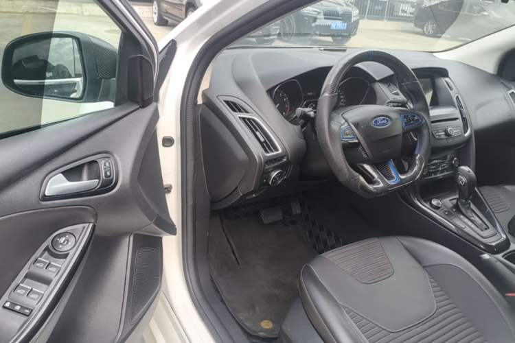 Used Ford Focus 2017 Hatchback EcoBoost 180 Automatic Elite Model Driver Seat