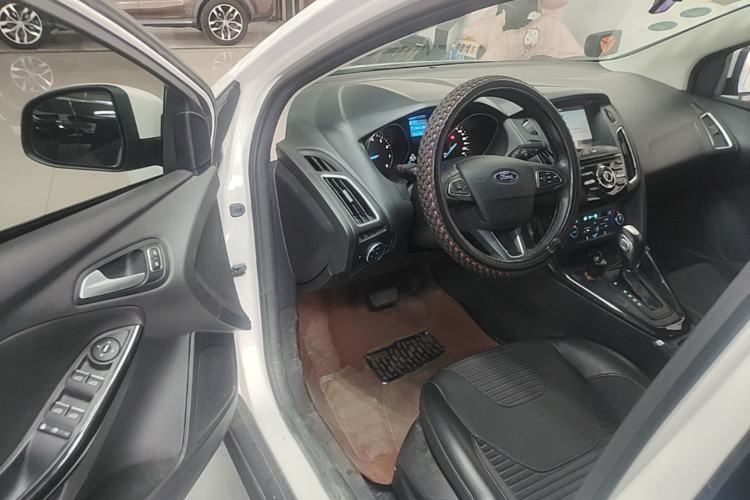 Used Ford Focus 2017 Hatchback 1.6L Automatic Fashion Edition Smart Drive Version Driver Seat