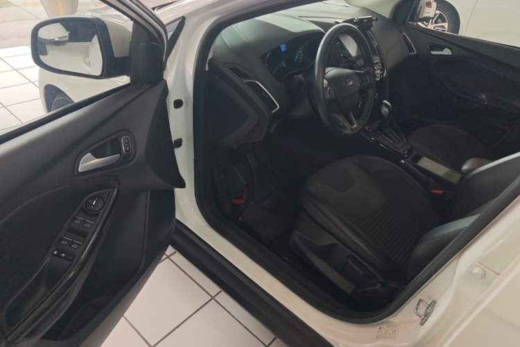 Used Ford Focus 2017 Hatchback 1.6L Automatic Fashion Edition Smart Drive Version Driver Seat