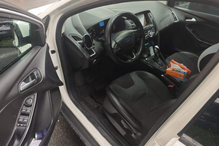 Used Ford Focus 2017 Sedan 1.6L Automatic Fashion Edition Smart Drive Version Driver Seat