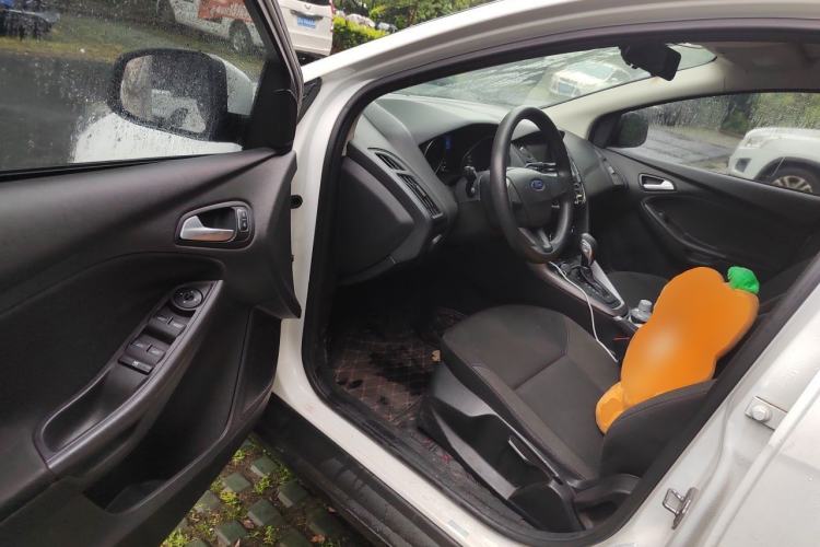 Used Ford Focus 2017 Hatchback 1.6L Automatic Comfort Plus SmartDrive Edition Driver Seat