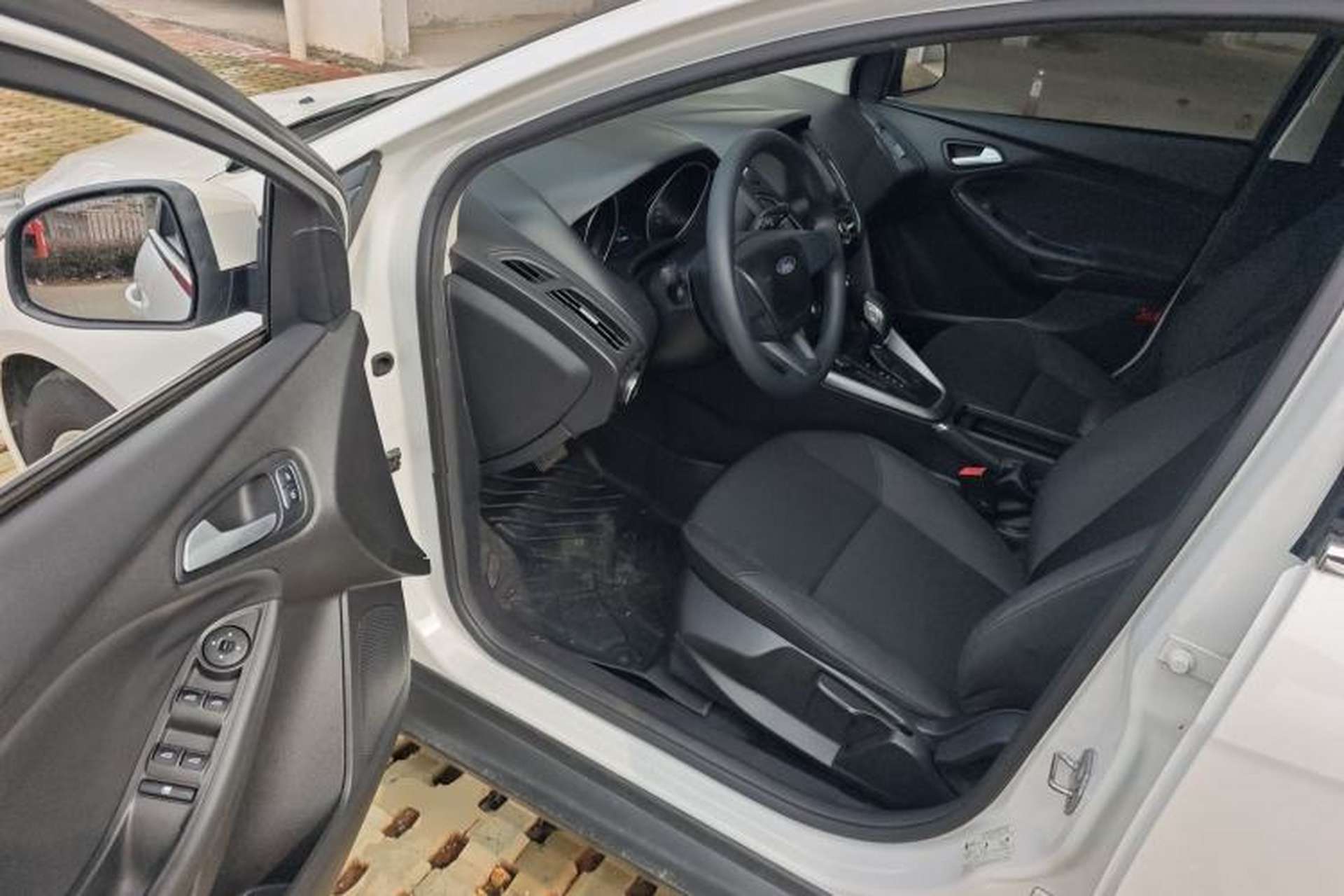 Used Ford Focus 2017 Hatchback 1.6L Automatic Comfort Plus SmartDrive Edition Driver Seat