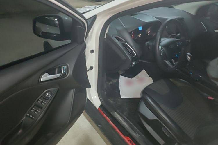 Used Ford Focus 2017 Sedan 1.6L Automatic Fashion Edition Smart Drive Version Driver Seat
