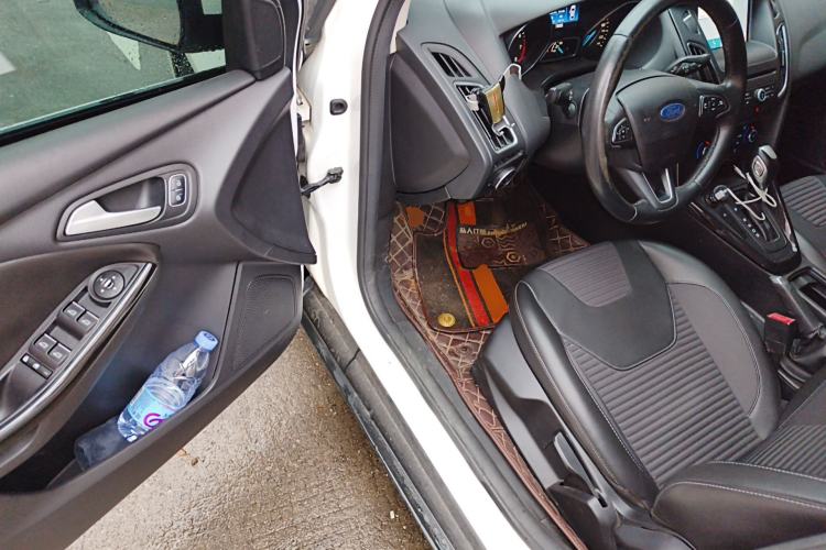 Used Ford Focus 2017 Sedan EcoBoost 180 Automatic Elite Model Driver Seat