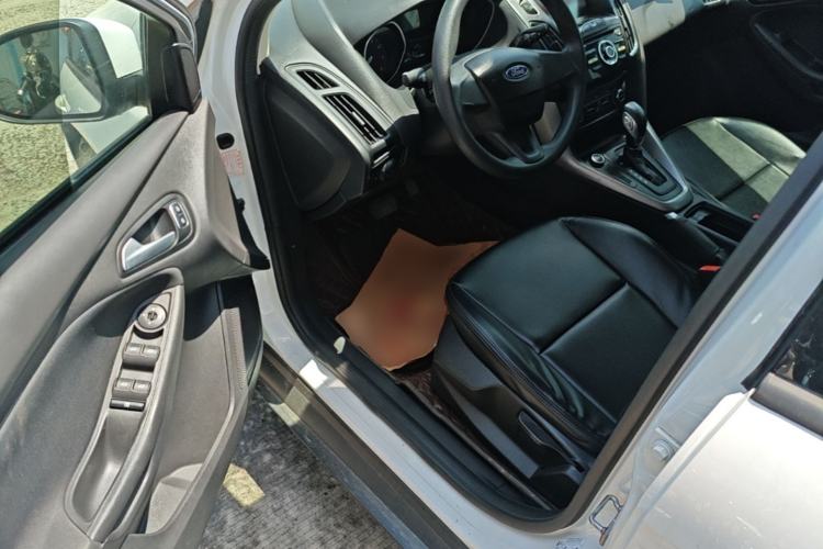 Used Ford Focus 2017 Hatchback 1.6L Automatic Comfort Plus SmartDrive Edition Driver Seat