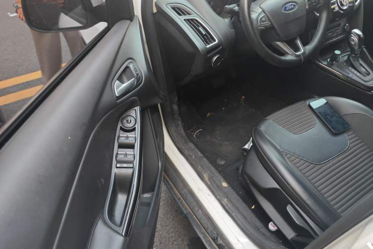 Used Ford Focus 2017 Sedan 1.6L Automatic Fashion Edition Smart Drive Version Driver Seat