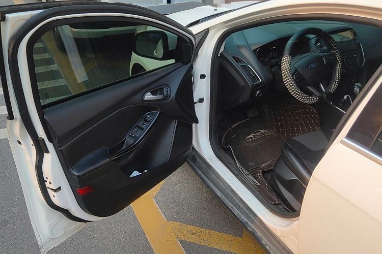 Used Ford Focus 2017 Sedan EcoBoost 180 Automatic Elite Model Driver Seat