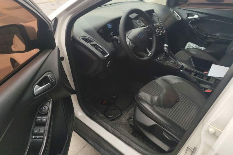 Used Ford Focus 2017 Sedan 1.6L Automatic Fashion Edition Smart Drive Version Driver Seat