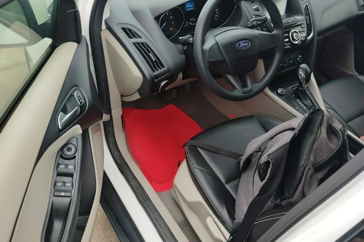 Used Ford Focus 2017 Sedan 1.6L Automatic Comfort Plus SmartDrive Edition Driver Seat