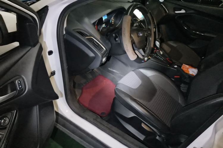 Used Ford Focus 2017 Sedan EcoBoost 180 Automatic Elite Model Driver Seat