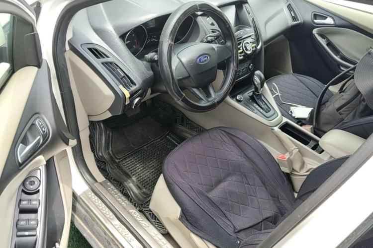Used Ford Focus 2017 Sedan 1.6L Automatic Comfort Plus SmartDrive Edition Driver Seat