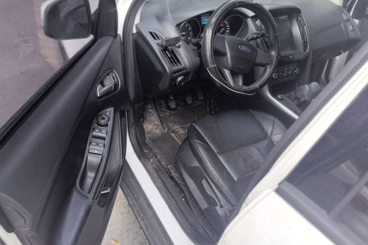Used Ford Focus 2017 Hatchback 1.6L Manual Comfort Plus SmartDrive Edition Driver Seat