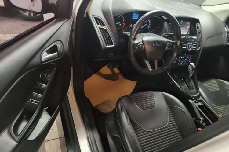 Used Ford Focus 2017 Hatchback 1.6L Automatic Fashion Edition Smart Drive Version Driver Seat