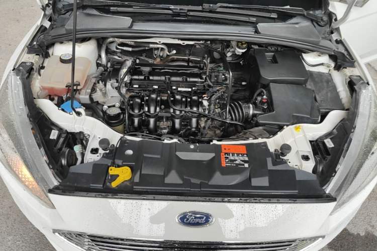 Used Ford Focus 2017 Sedan 1.6L Manual Fashion Edition Smart Drive Version Engine Bay