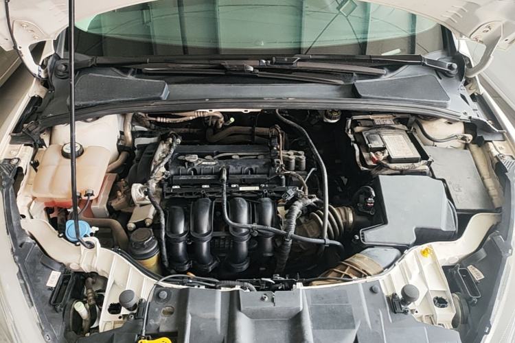 Used Ford Focus 2017 Sedan 1.6L Manual Fashion Edition Smart Drive Version Engine Bay