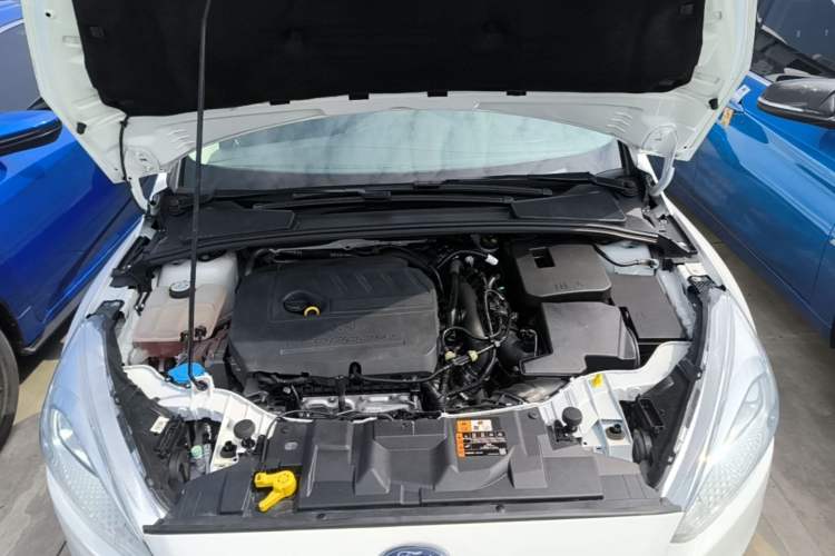 Used Ford Focus 2017 1.5T CTCC White and Black Limited Edition Engine Bay